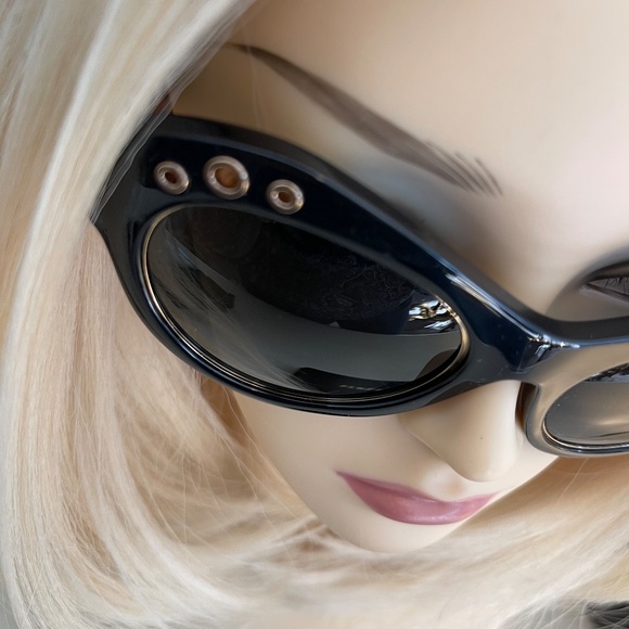 Versace Awesome Black Sunglasses - Model 4320- Made In Italy - Picture 3 of 10